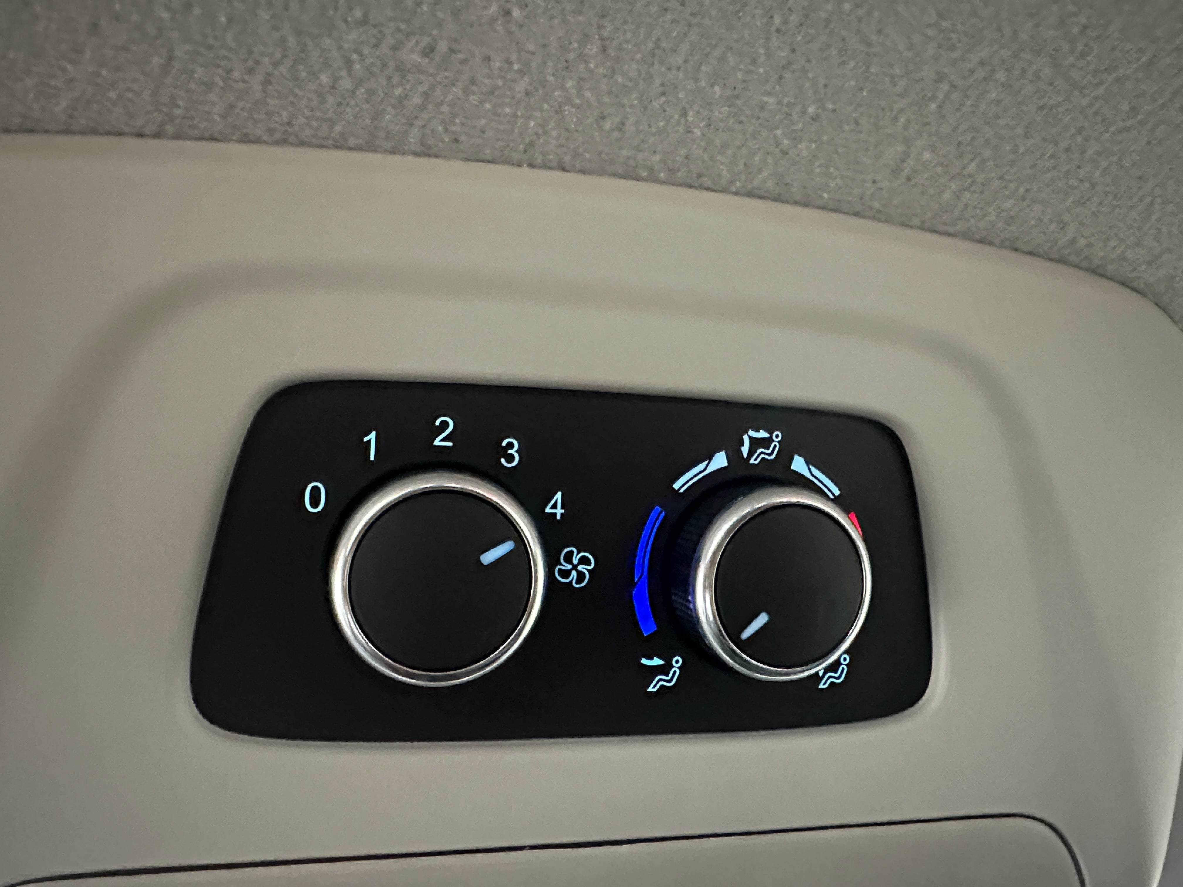 ford transit passenger van 2025 1FBAX2Y83SKA75440 image